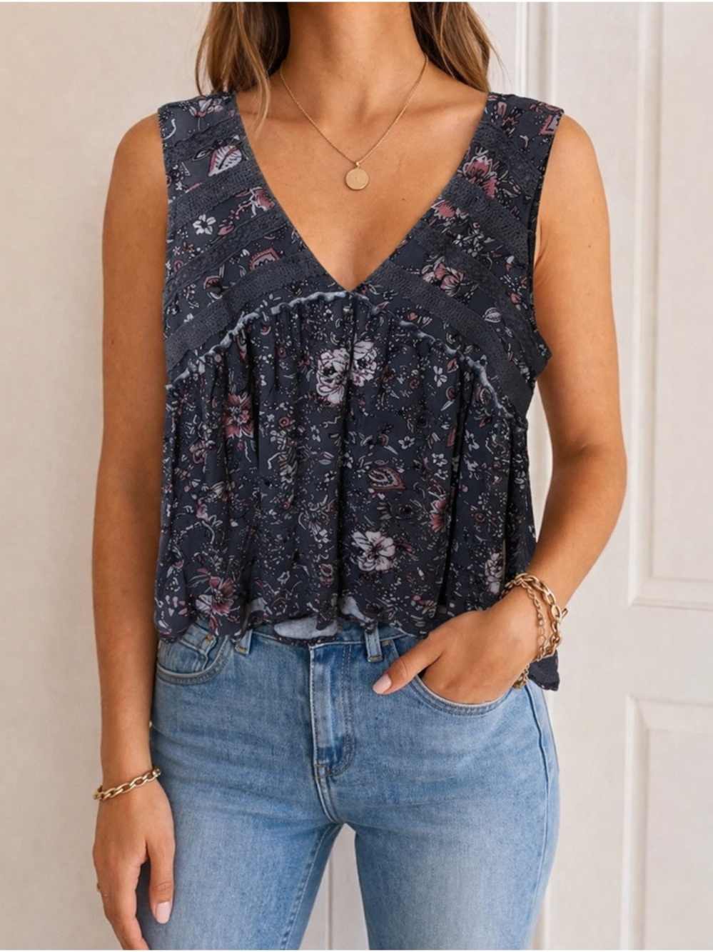 Knox Rose Floral Boho Tank Top Medium Flowy Lace Trim Babydoll Gray Pink
